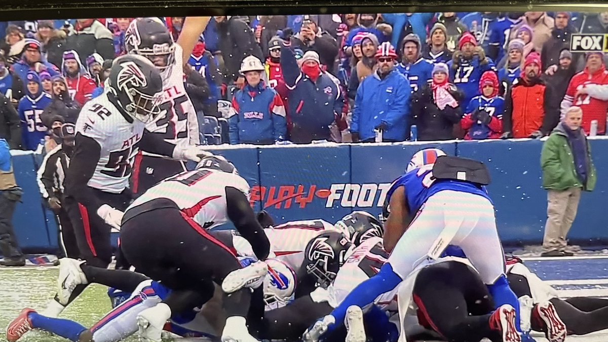 ngff384's tweet photo. #BillsWIN! #Football is #Family! #FamilyFUN was had at the #ATLvsBUF game! We even made the TV broadcast during g that #safety. #GoBills! #BillsMafia #NFLTwitter #BillsSelfie https://t.co/rBfte5jROo