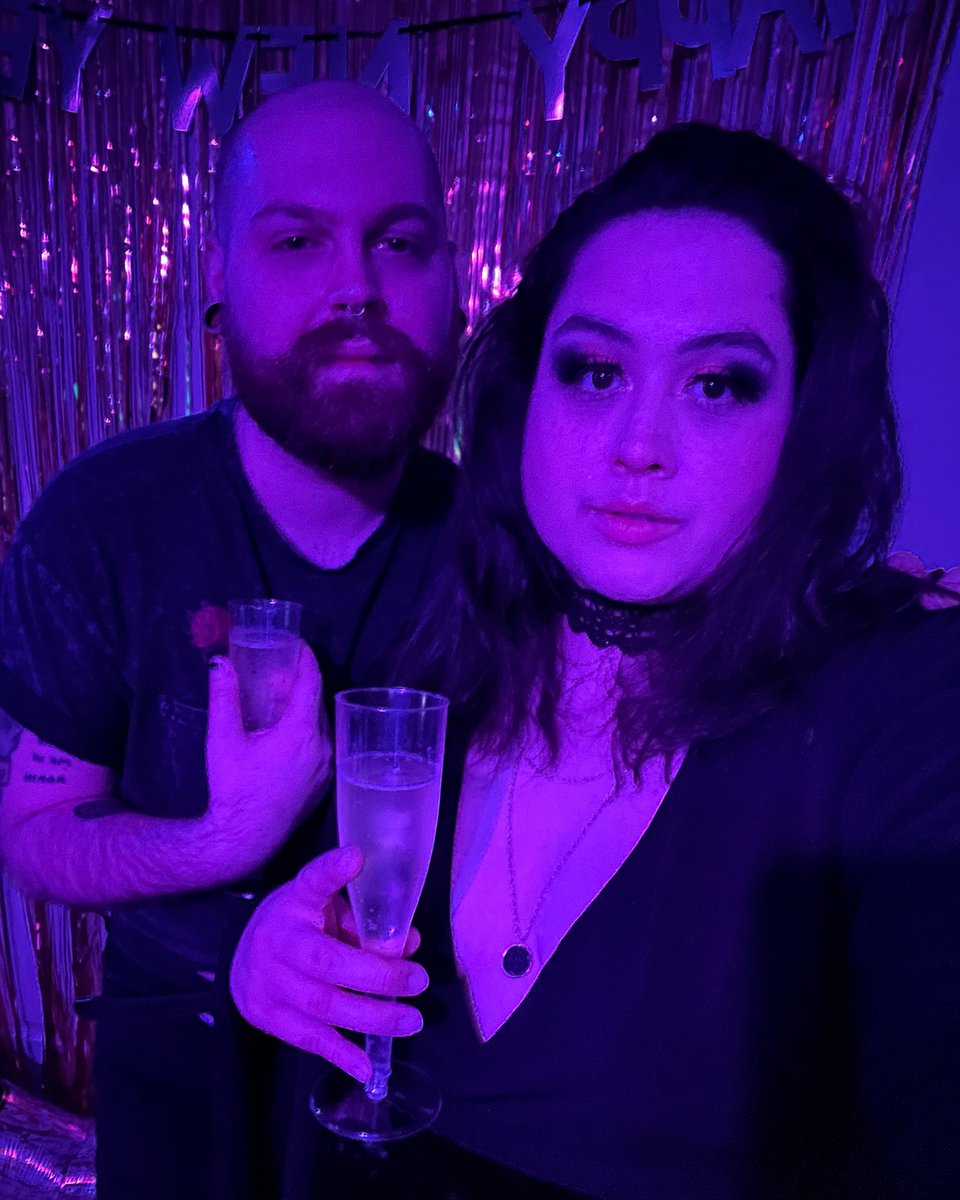 HolidaysMusic's tweet photo. 𝕹𝖔 𝖗𝖊𝖌𝖗𝖊𝖙𝖘 𝖆𝖋𝖙𝖊𝖗 𝖒𝖎𝖉𝖓𝖎𝖌𝖍𝖙 🥂🖤 https://t.co/u8NvNPBJAQ