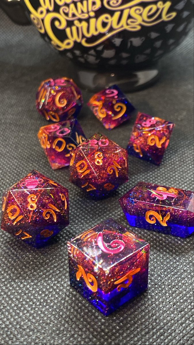 ᴄᴏꜰꜰᴇᴇ x ᴄᴜʀɪᴏꜱɪᴛɪᴇꜱ ☕️ tweet media