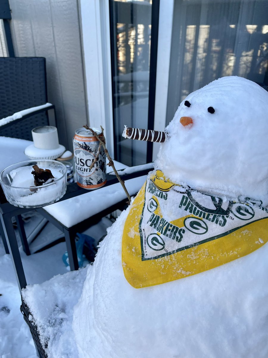 heymaddzz's tweet photo. never too cold to tailgate #GoPackGo https://t.co/RELl9fjfTb
