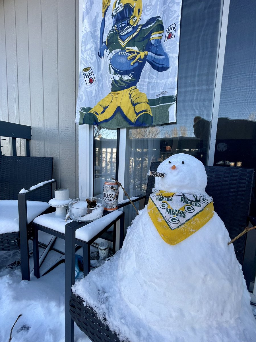 heymaddzz's tweet photo. never too cold to tailgate #GoPackGo https://t.co/RELl9fjfTb