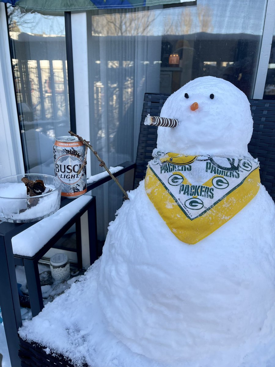 heymaddzz's tweet photo. never too cold to tailgate #GoPackGo https://t.co/RELl9fjfTb
