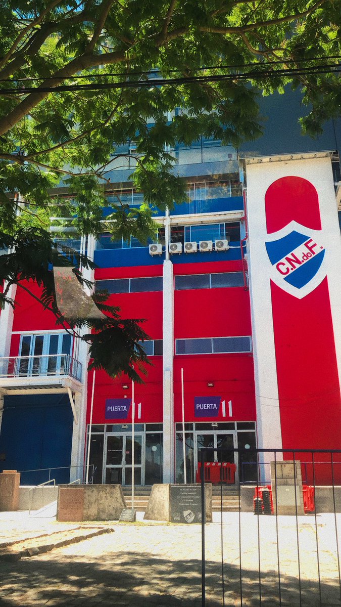 sofiaguinagaa's tweet photo. Gran Parque Central 🔵⚪️🔴 https://t.co/UoGjIo3l1O