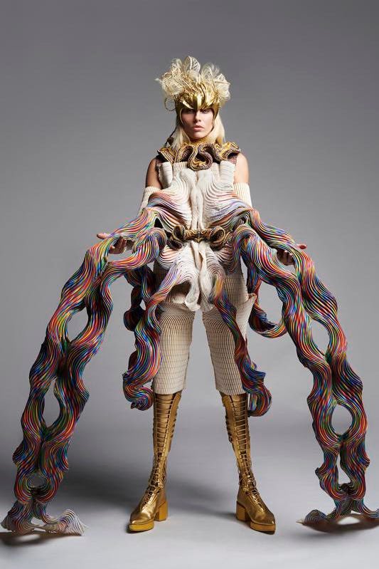 avantgardistinc's tweet photo. Yuima Nakazato was surrounded by art from an early age, his father was a sculptor and mother a jewellery designer. He finished prestigious Royal Academy of Fine Arts in Antwerp.
@yuimanakazato
#YuimaNakazato #fashionprize #fashioncompetition #chinesedesigner #fashion #style https://t.co/ngxajGrF6J