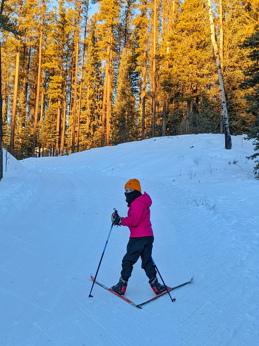 TMDGreer's tweet photo. Gosh, when @braggcreektrail is good, it's really good. Not yet icy on the downhills, and the best glide we've had this season. https://t.co/sX5lBb8v9U