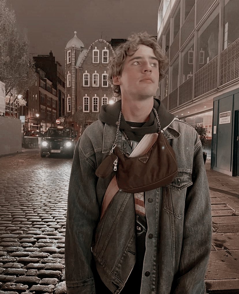 blxndielocks's tweet photo. ⠀⠀⠀ ⠀⠀⠀       𝑭𝒍𝒚𝒏𝒏 𝑱𝒐𝒉𝒏
⠀⠀⠀ ⠀⠀⠀𝑷𝒐𝒕𝒕𝒆𝒓 𝑳𝒐𝒏𝒈𝒃𝒐𝒕𝒕𝒐𝒎

⠀⠀⠀ ⠀ ❝ 𝑻he first child and twin. Aries and gryffindor. Hardworking, short tempered, independent and unpredictable. Future dueller.
⠀⠀⠀ https://t.co/eSPu5TlziT