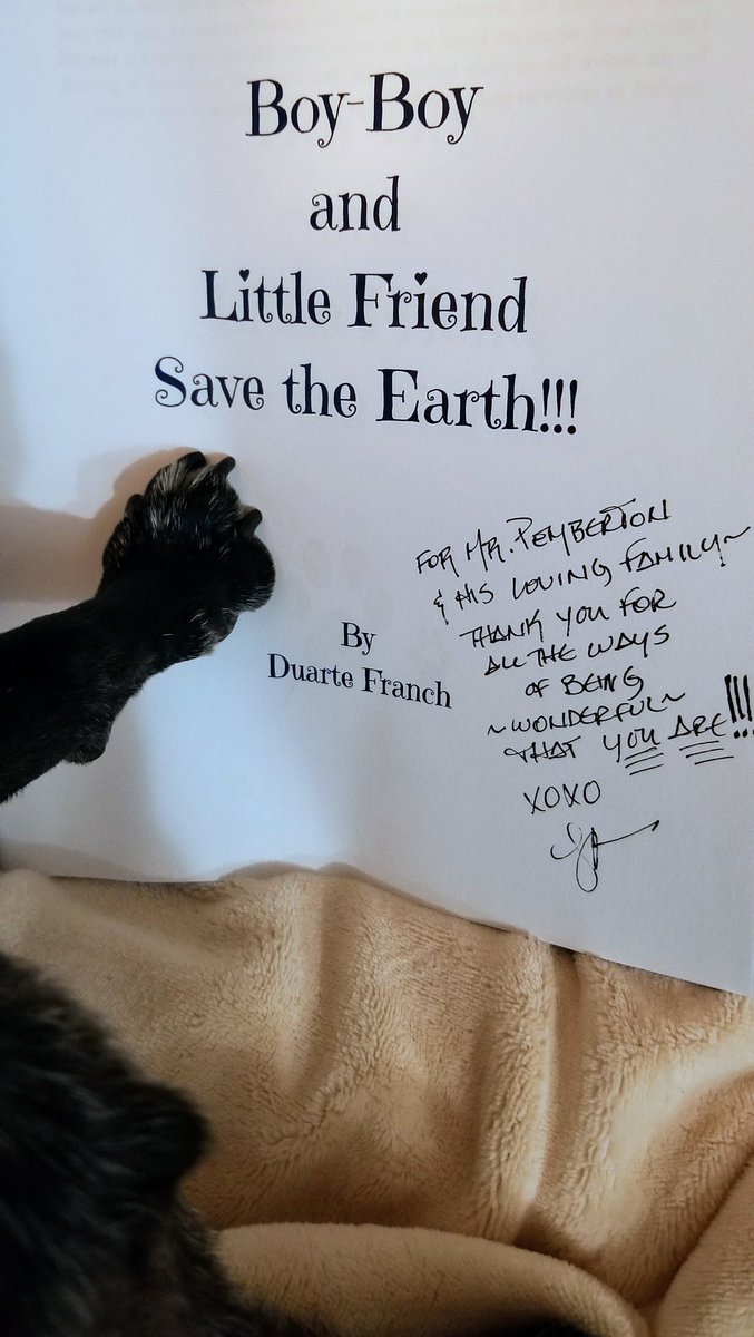 MisterPemberto1's tweet photo. A big THANK YOU to @DuarteFranch ππ for sending me a copy of her first book π we are very grateful, and so excited to read it! TY for the adorable tshirt as well ππ #pug #puglife #pugs #pugsoftwitter #dogsoftwitter #pugbook #BookWorm @ScribblePug https://t.co/vjfofAyVxz