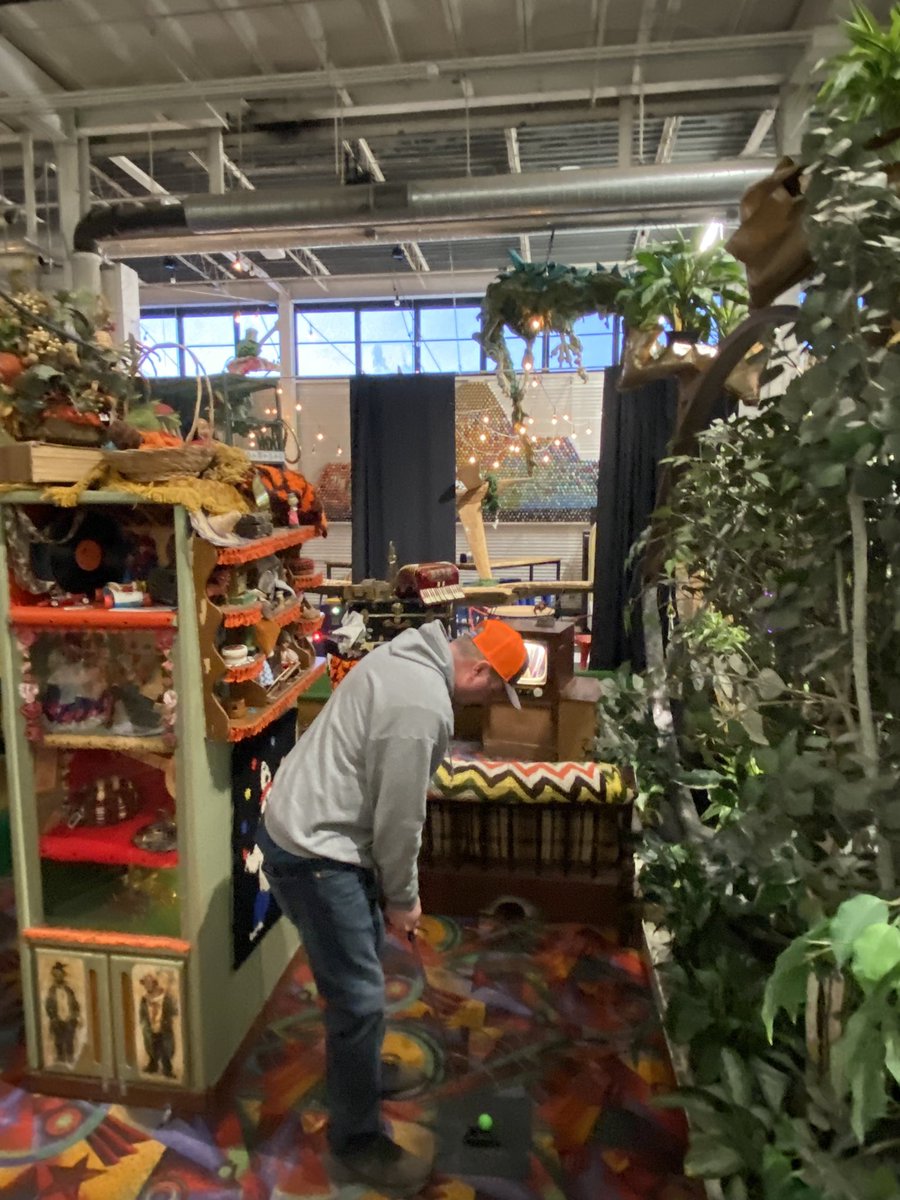 MsMiki21's tweet photo. #staycation was a success: cats with coffee, Spider-Man movie, Transsiberian Orchestra, art museum, mini golf, and axe throwing! @artsmia @TheCafeMeow @CanCanWonder #familyfun #Rembrandt https://t.co/mfKdIL6MwP
