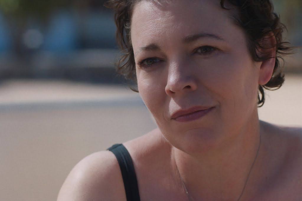 ferfdoce's tweet photo. Soy una madre antinatural, dice Leda, personaje recreado por  la enorme #oliviacolman.
 "La hija oscura", dirigida por #maggielindemann,  otra tremenda actriz (si no la vieron en #theduce, vayan). https://t.co/fFRvxltp8t