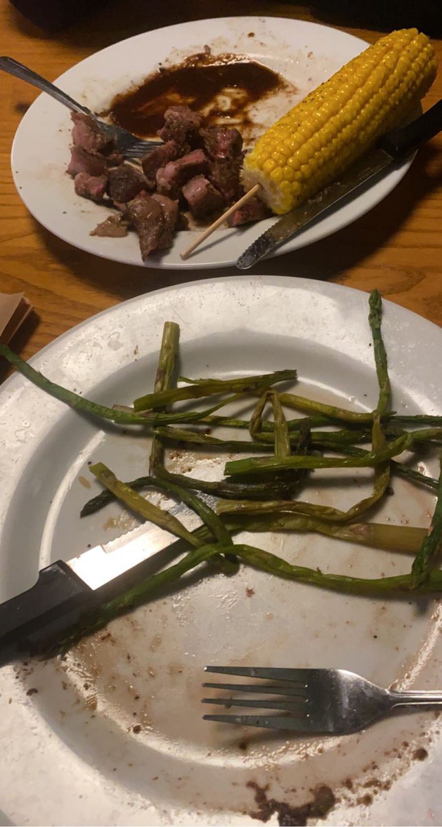 sarazepkowski's tweet photo. @GordonRamsay can you tell @Chilis they are a f*cking donut 🍩 That’s supposed to be asparagus… https://t.co/LPblpil6tN