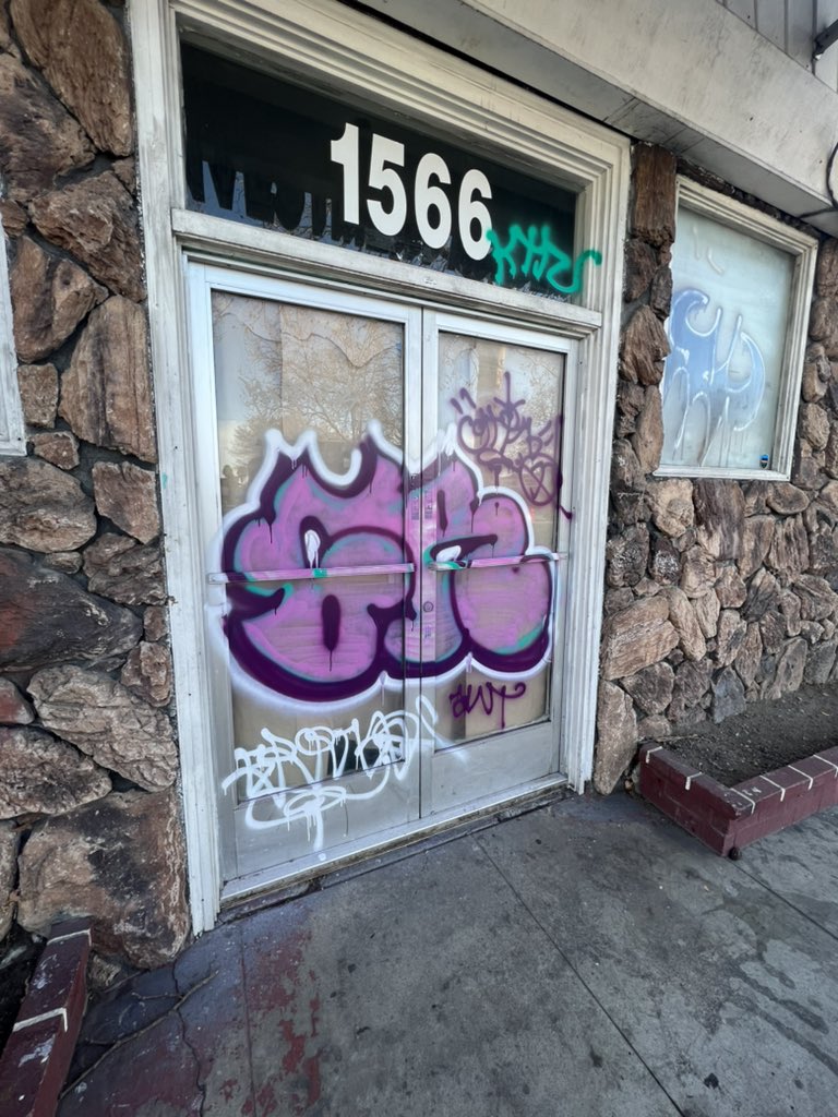 KhuongDo22's tweet photo. Whoever tagged up my office, fuck you https://t.co/Fdob4JeIow