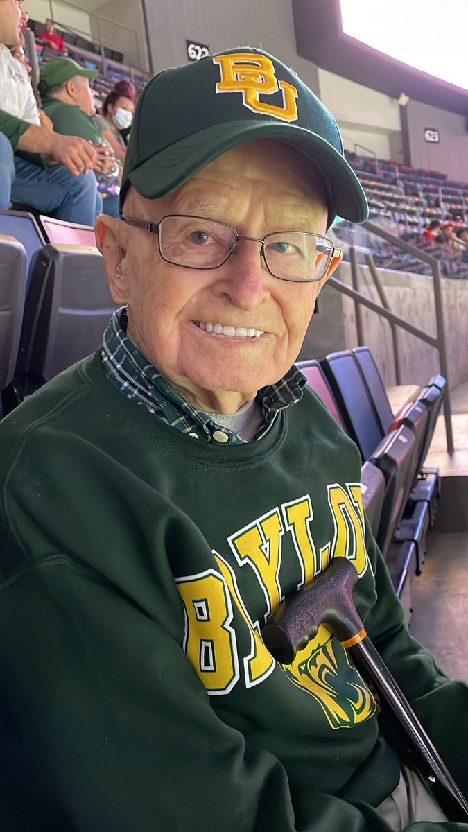 Morris_Video's tweet photo. My hero, my dad, 99 year old, 1952 Baylor Grad, WWII Vet,  Eddie Morris traveled from Tigard, OR to watch his beloved Bears beat Ole Miss at the Sugar Dome! #Baylor #baylorfootball  #SicEm @BaylorProud @BUFootball @Baylor @Baylor @SicEm365 @BaylorFansCom https://t.co/ZHp6tidxzE