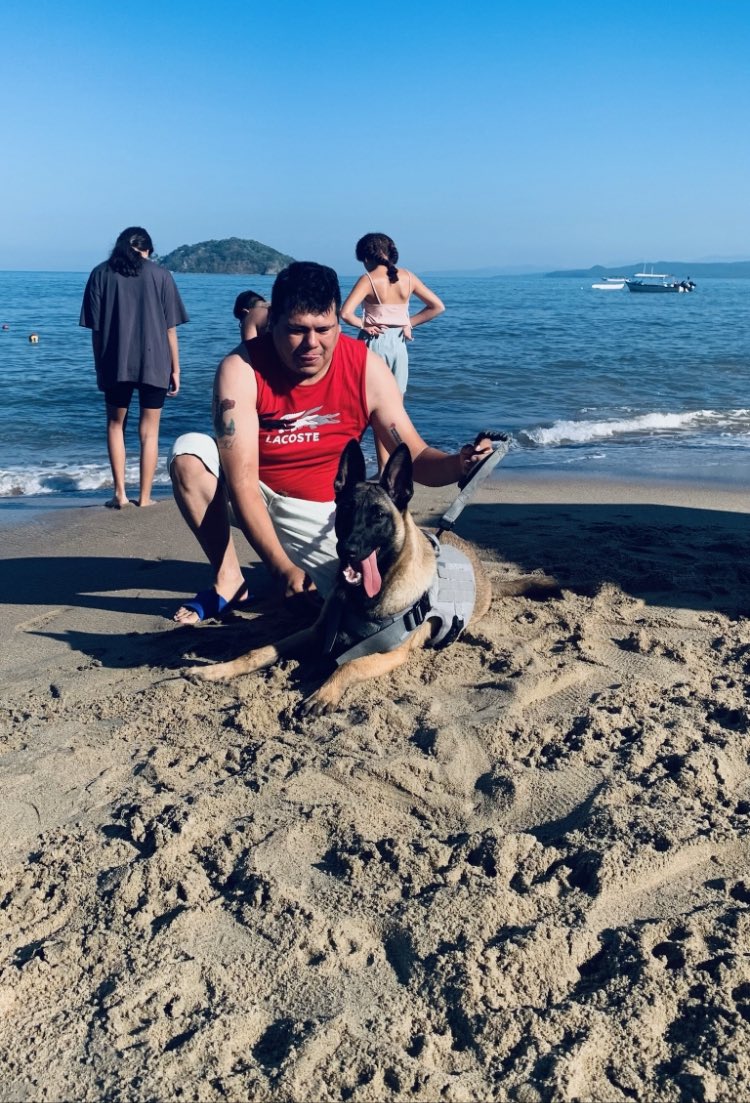 gunsback's tweet image. Rincón de Guayabitos con Blondi,en su primera vez en el mar.