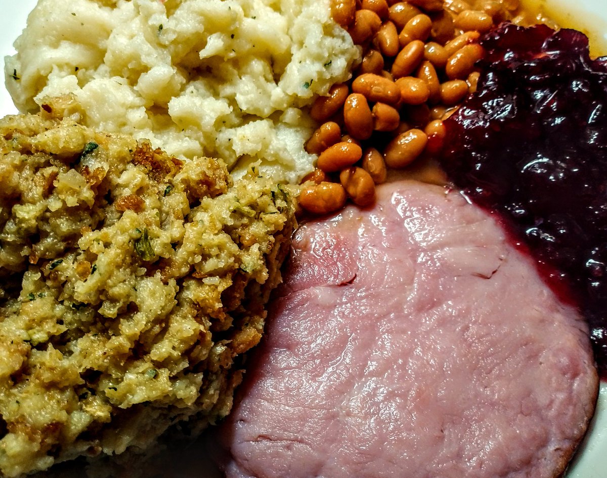 amybettyallen's tweet photo. Ham dinner with stuffing, maple beans, mashed potato and cranberries. #ham #hamdinner https://t.co/eLFO9trPra