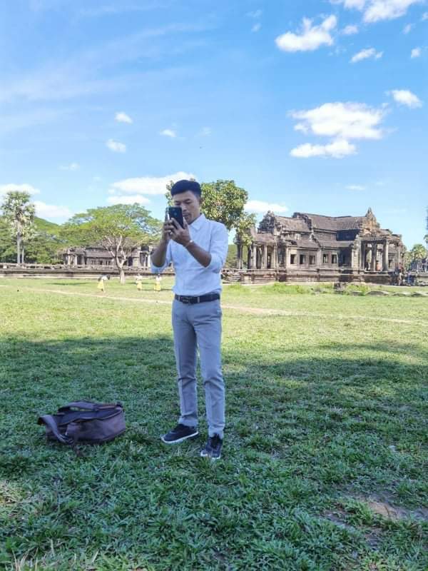 អត់មានអ្នកកាន់ដៃឆ្លងឆ្នាំ