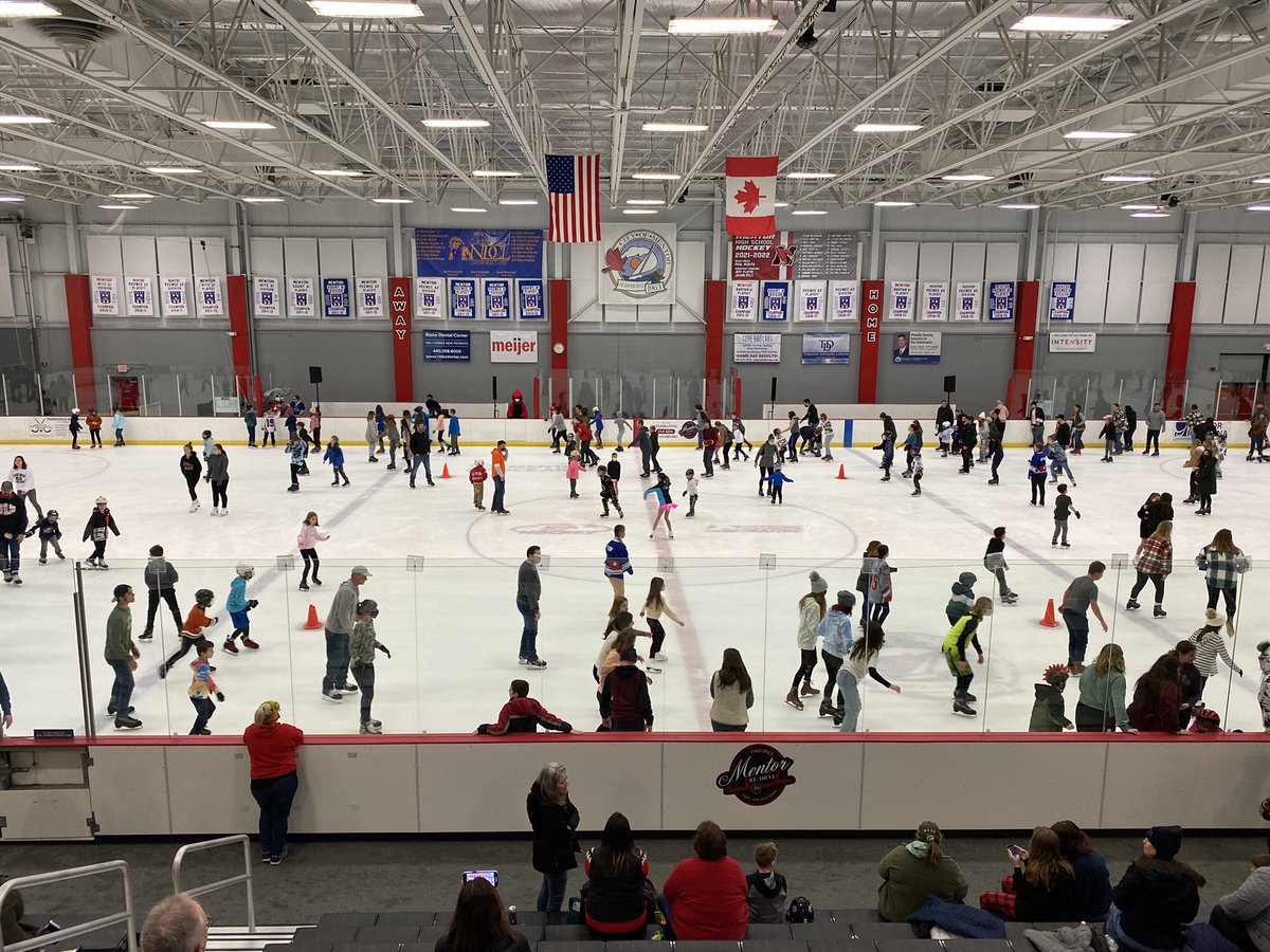 What an incredible kickoff to the Arena’s Fortieth!! A record 700 people! Thank you to all who attended and to all who worked hard to make this event possible! Thank you also to Council for attending and to the wonderful performers!