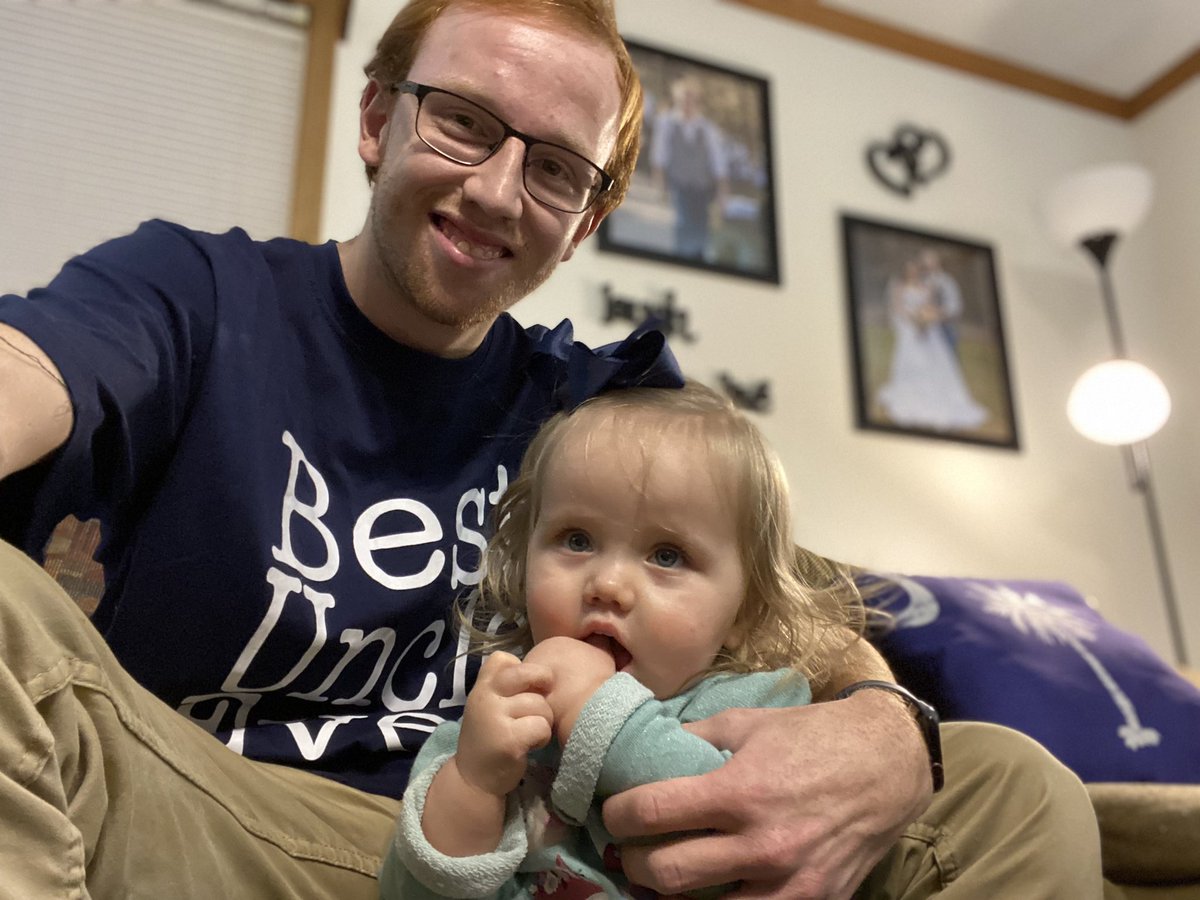 samgilmer21's tweet photo. Happy Sunday!! Selfie with Uncle Sam with new shirt
#uncle #selfiewithsam #newyear #sunday #2022 https://t.co/3xggS5UgVk