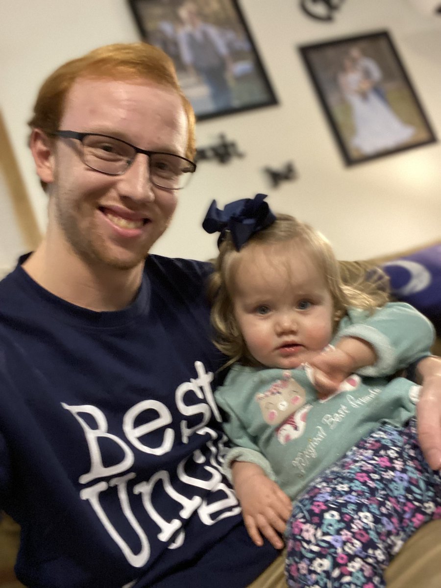 samgilmer21's tweet photo. Happy Sunday!! Selfie with Uncle Sam with new shirt
#uncle #selfiewithsam #newyear #sunday #2022 https://t.co/3xggS5UgVk