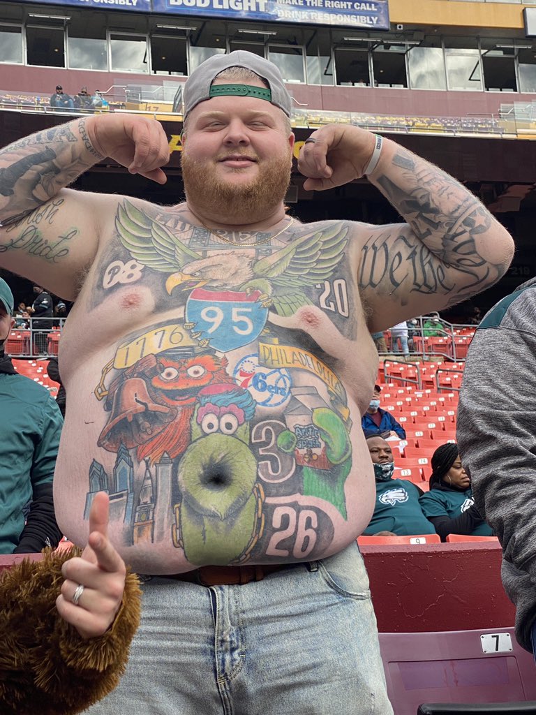 This guy has to be the most dedicated Philadelphia sports fan 👀

(📸: <a href="/JamieApody/">Jamie Apody</a>)