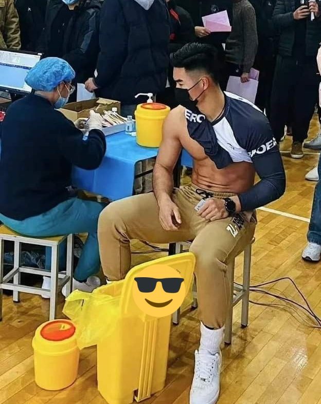 nickchupapa's tweet photo. Happy 100 Million mga paps. Sana may bakuna o booster na ang lahat 😊 https://t.co/QyU7XRb4mP