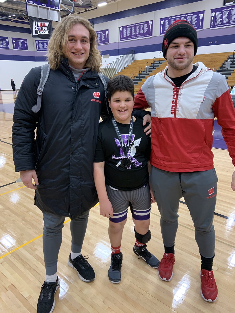 mchill09's tweet photo. It was a good day. @Jon_Reader @Trent_Hillger5 @thebraxtonamos @BadgerWrestling https://t.co/7FJQE0Qxuf