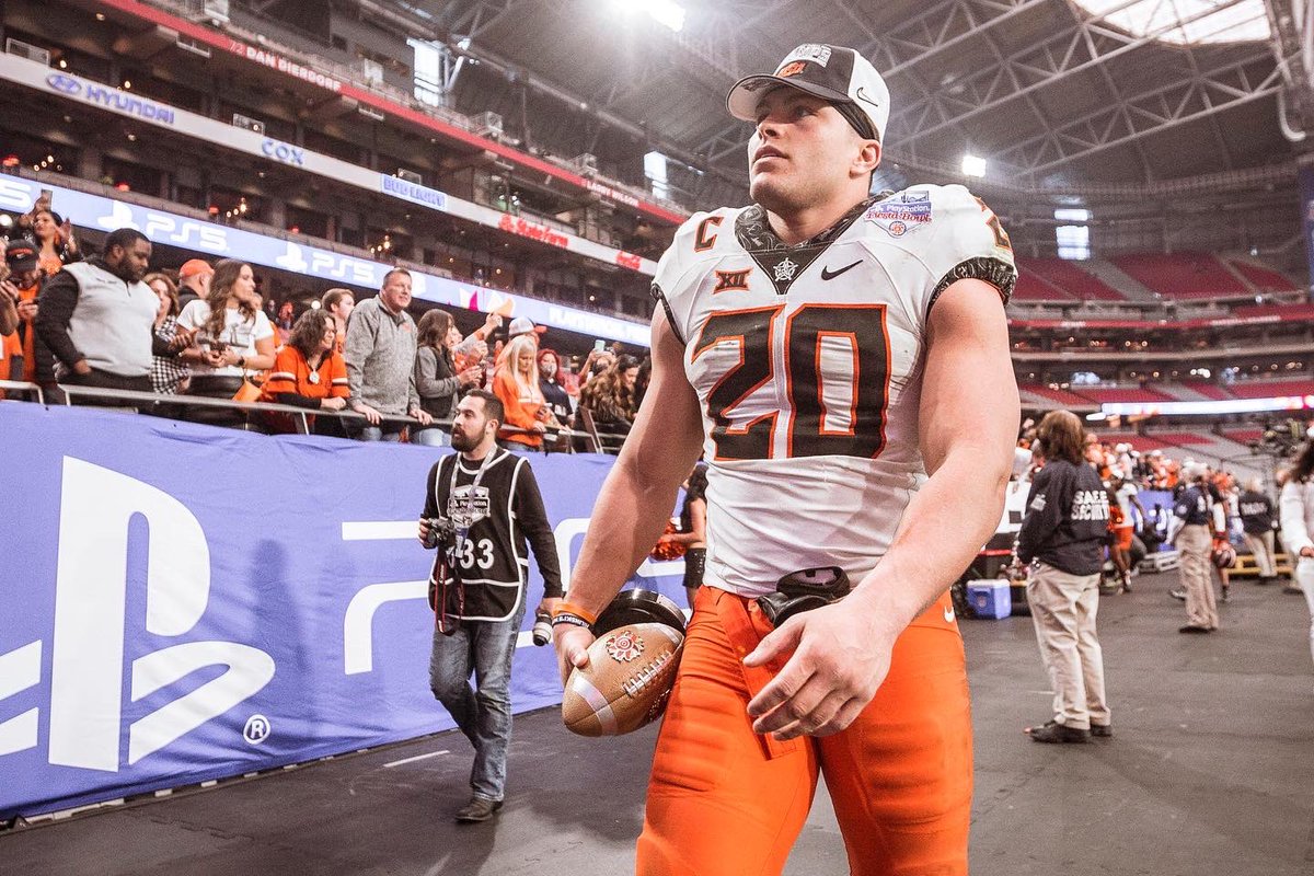malcolmlrod's tweet photo. Although this chapter overfilled with lifelong memories with my brothers and the best fans in the nation has come to a close and another chapter begins… stating I am blessed to have worn Americas brightest orange is an understatement! Thank you Oklahoma State!🍊🤠 https://t.co/uNB73hVEzI