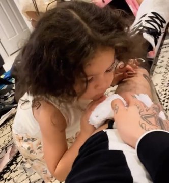 MakeStyle_2015's tweet photo. @Juandedios_P Ella es muy sensible, sus sentimientos de amor y ternura los tiene muy bien estructurados, me vino a la mente esto, es una nena extremadamente cariñosa y compasiva. https://t.co/wi5nQAmfGg