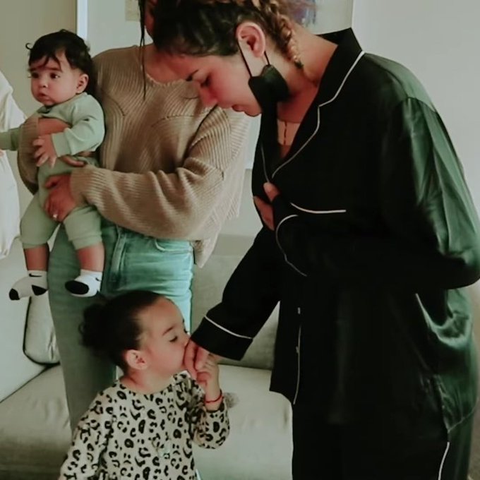 MakeStyle_2015's tweet photo. @Juandedios_P Ella es muy sensible, sus sentimientos de amor y ternura los tiene muy bien estructurados, me vino a la mente esto, es una nena extremadamente cariñosa y compasiva. https://t.co/wi5nQAmfGg