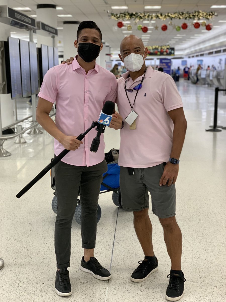 MiguelSantiTV's tweet photo. This was not planned 🎟🎥😅 #Matchingday @nbc6 https://t.co/boOaoxrqfj