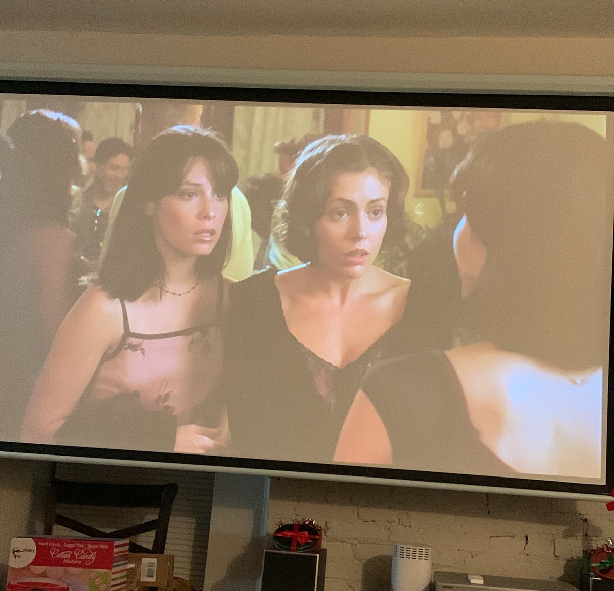 itsRyKenn's tweet photo. Restarting #charmed for the millionth time. Happy 2022! https://t.co/YUqRKG0Dmk