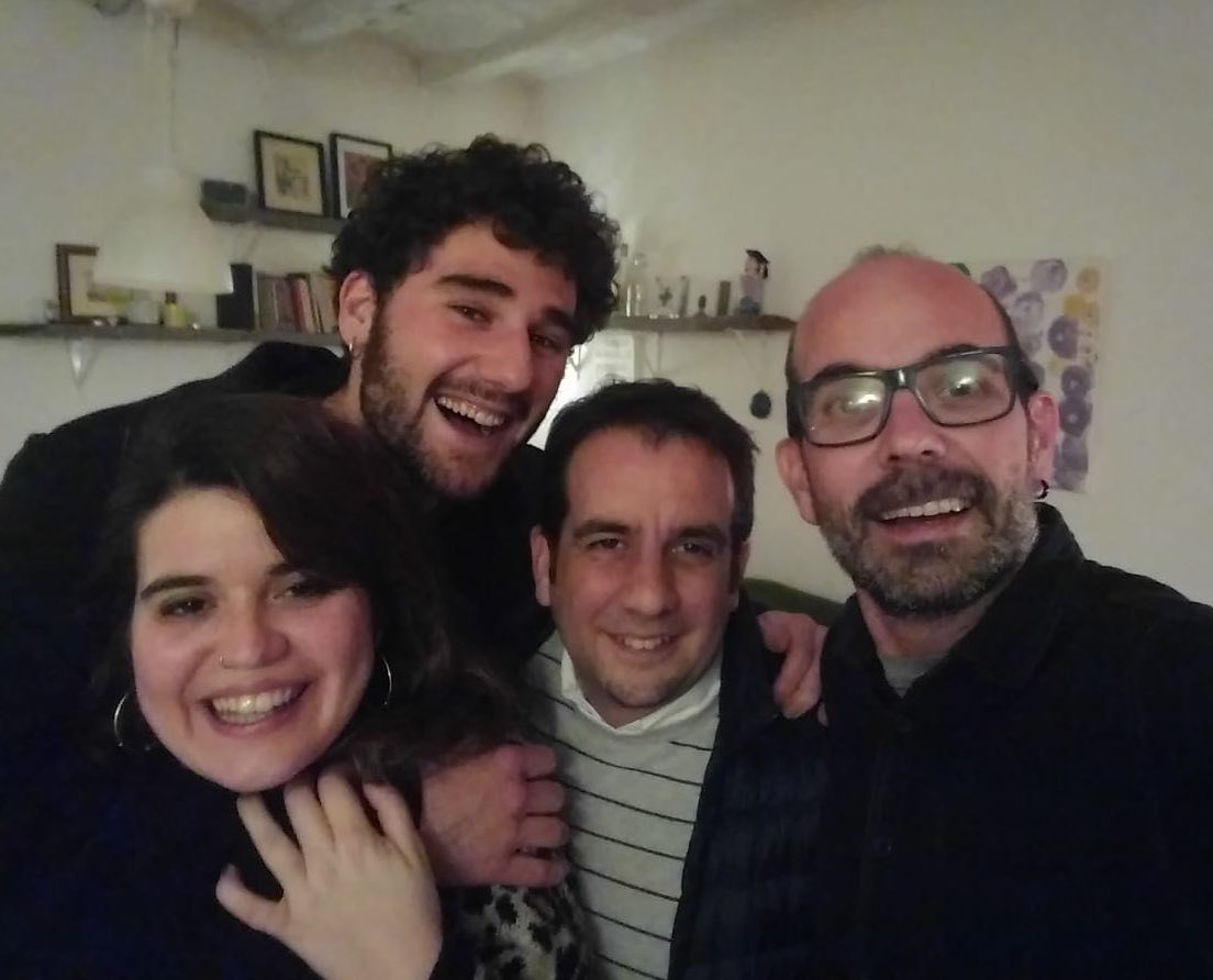 rickyprieto17's tweet photo. Si un dia he de pasturar per la muntanya, que sigui al costat d’en Batus @elsomnidemozart i l’Aram @AlbertReve , riurem molt i tindrem mil aventures. 

“Perqué la vida és molt curta i un dia és un dia”. https://t.co/sFFutoeQdg