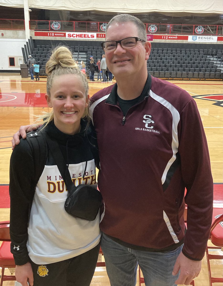 BergmanHoops's tweet photo. So fun watching @Kelsey25peschel @MaesynT @toripeschel do battle! Great game! #SCGBB @SCSUHUSKIES_WBB  @UMDWOMENSBBall https://t.co/JkFM1vXuig