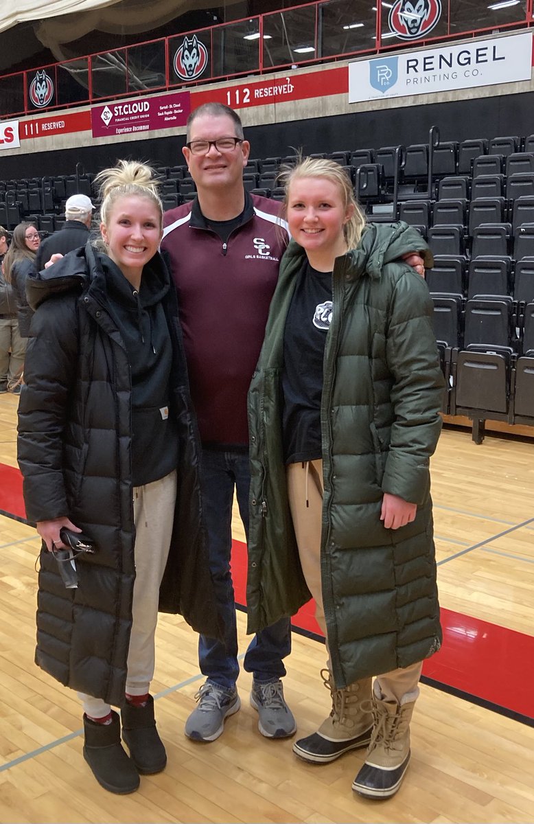 BergmanHoops's tweet photo. So fun watching @Kelsey25peschel @MaesynT @toripeschel do battle! Great game! #SCGBB @SCSUHUSKIES_WBB  @UMDWOMENSBBall https://t.co/JkFM1vXuig