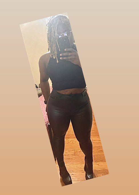 KShari🎨🍱🌈 - I’m bout my cake , get your baking on ! 💨💨💨💨💨💨💨💨💨 https://t.co/S9YrF6ioFU