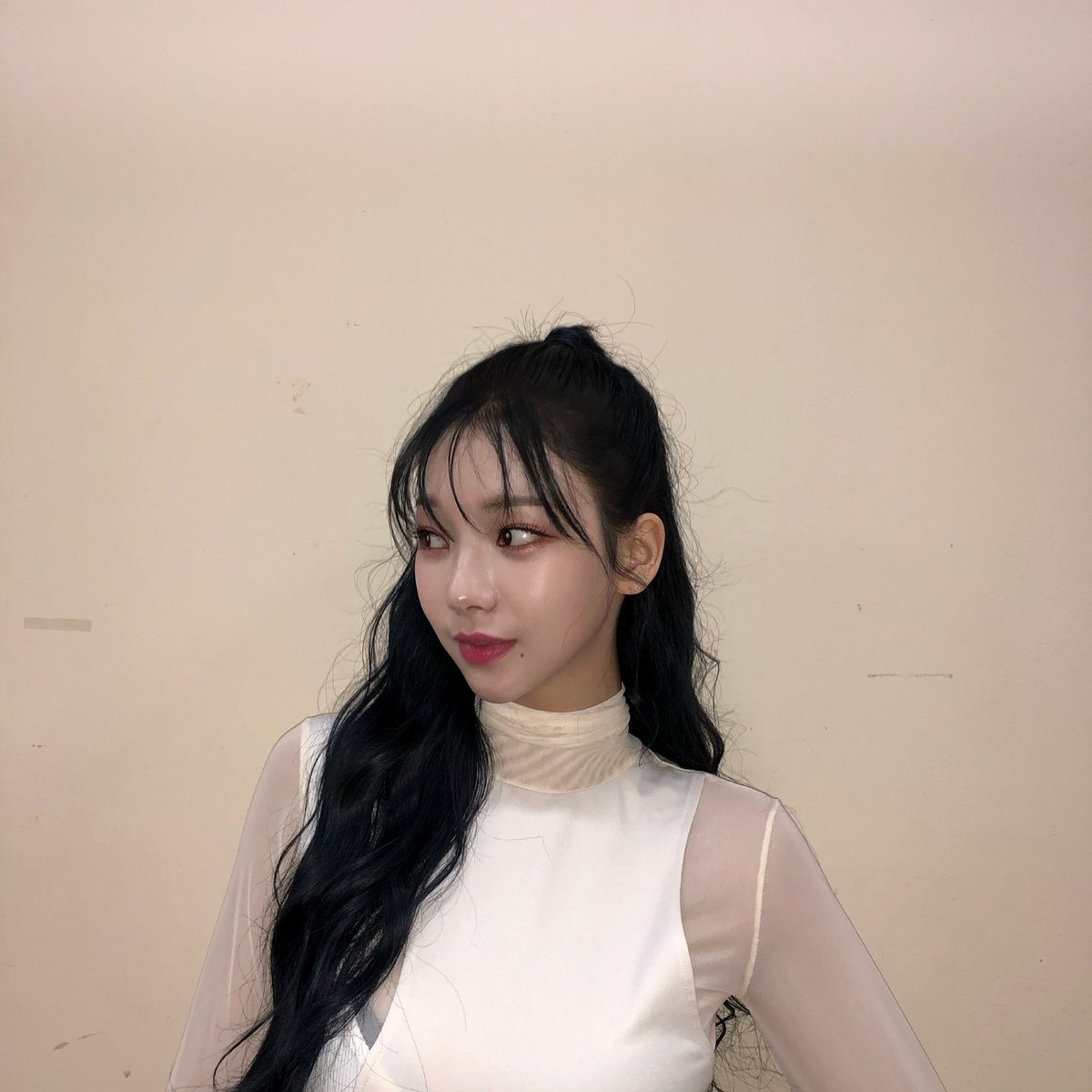 aespasbbl's tweet photo. [220103] 9:29AM KST: ❤️ 

- +4 📸
- rina with bangs 🎁 https://t.co/0X9Ez7FvMI
