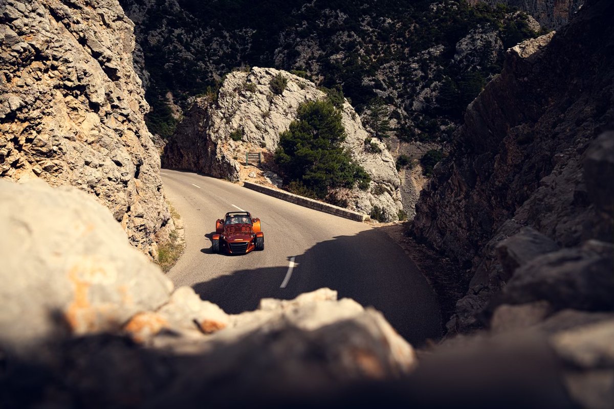 donkervoort's tweet photo. Well, hello there 👋 

Are you ready to rumble this first Monday of the year?

We look forward to putting the pedal to the metal!

___
#donkervoort #donkervoortownerevents #experiencedonkervoort https://t.co/HSeAiZNPJP