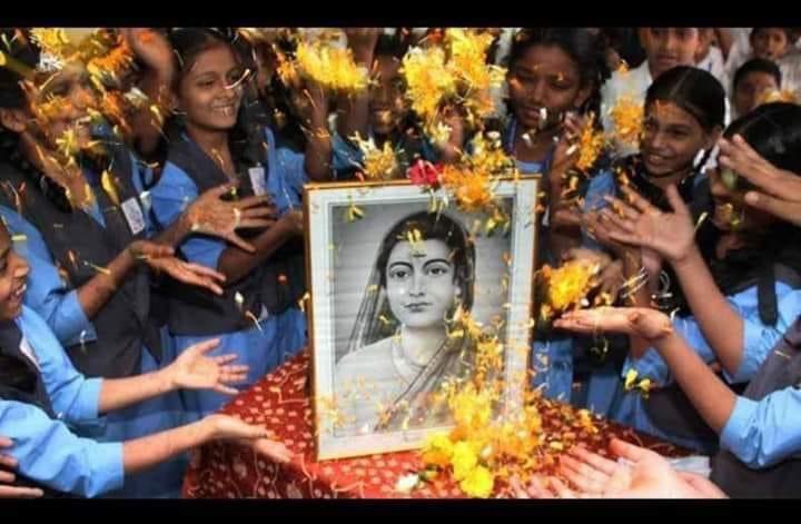 Remembering India's first female teacher and great social reformer Savitribai Phule on her birth anniversary. #SavitribaiPhule