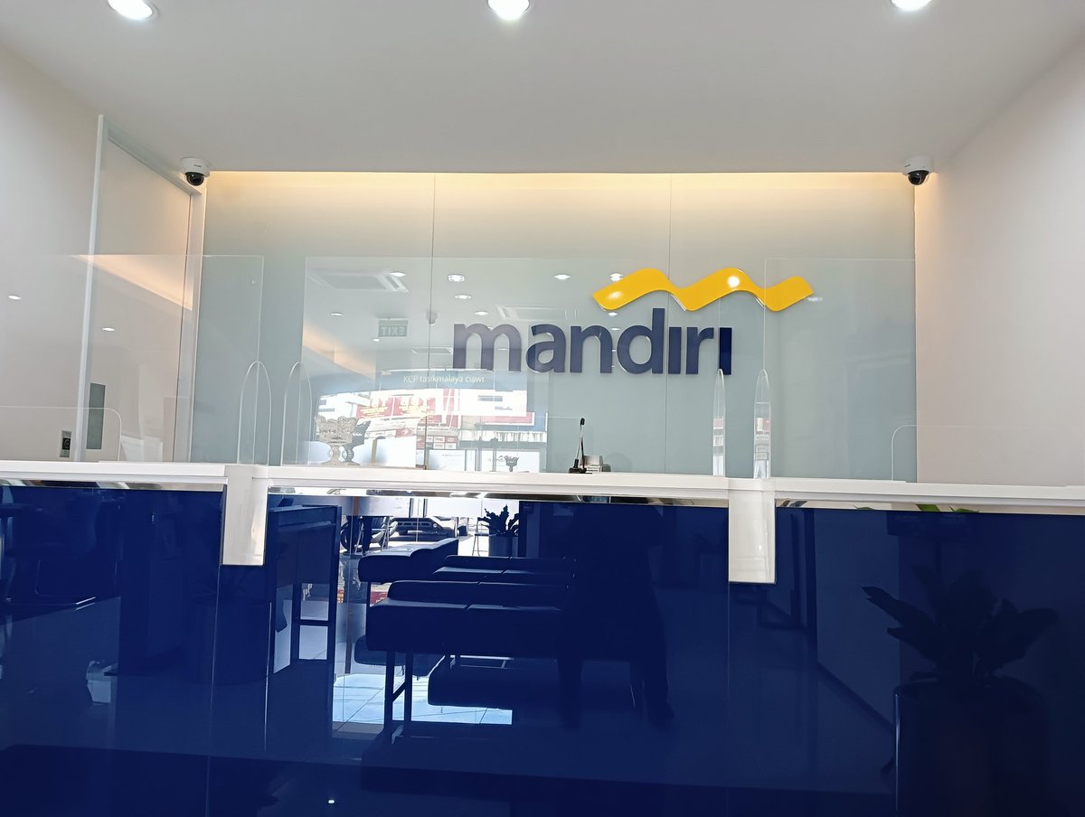 TFX_07's tweet photo. Pelayanan bank @bankmandiri gak ada yg jaga istrhat smua... Pelayanan macam apa ini @erickthohir https://t.co/vLZXfws3PC