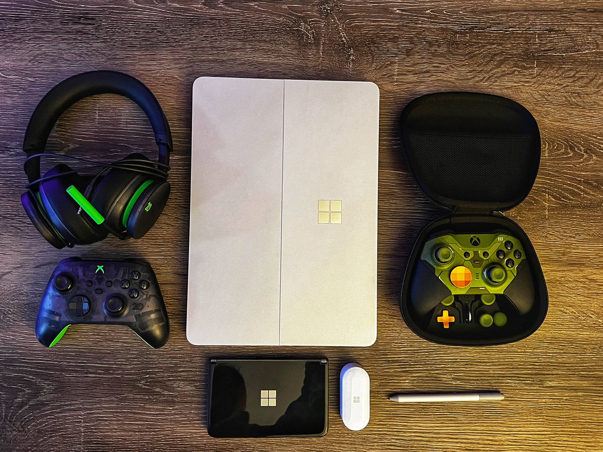 LazyTechTony's tweet photo. Ready to game anywhere with anyone. #Xbox #GamePass #Surface #Microsoft #JobSetup https://t.co/LVaqTN5IGA