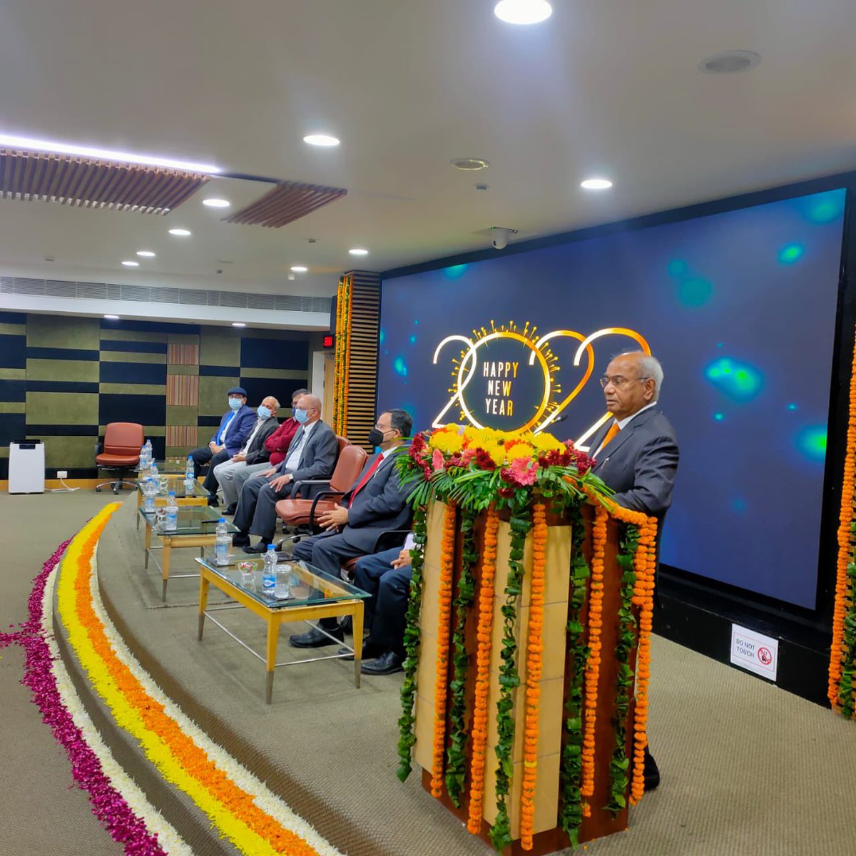 drusawasthi's tweet photo. Today, on the first official working day of New Year 2022, I addressed the entire team of IFFCO across the world. Shared my views and best wishes of the year to everyone. We all are working for a mission for the betterment of farmers and cooperatives of our country. #HappyNewYear https://t.co/cU3TsMIGNX