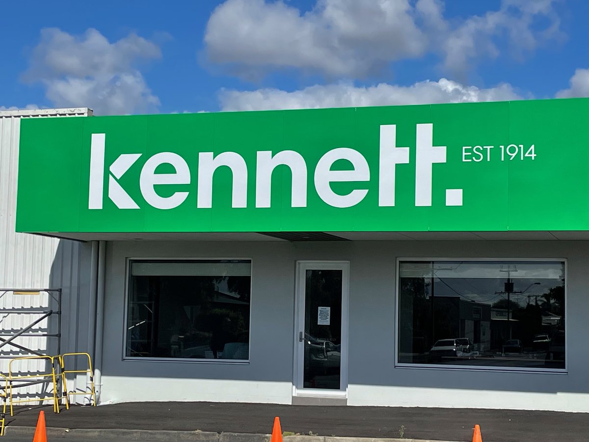 KennettBuilders's tweet photo. Looking for a sign? Here it is! ⚠️ 

Our newly branded signage for our Mt Gambier office... an exciting start to 2022.  

Discover what our team can do for you: https://t.co/QM23ymTTBa https://t.co/2HzV1EG9bh