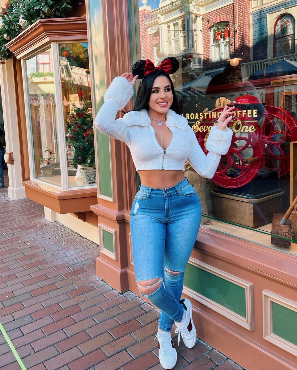 Happiest place on earth 🌍❤️