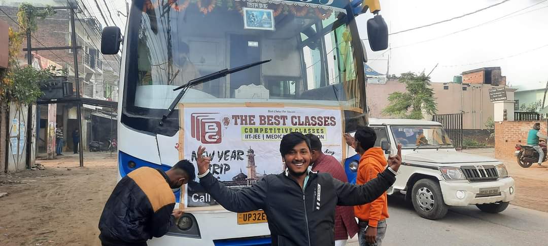 BestClasses700's tweet photo. Like every year, on New Year's Eve students of #Best_Classes were taken on a trip.  The students enjoyed a lot.
  Thank you very much for this trip all the teachers of the #BEST_CLASSES gave full support

#bestclasses https://t.co/gIEW58YLMz