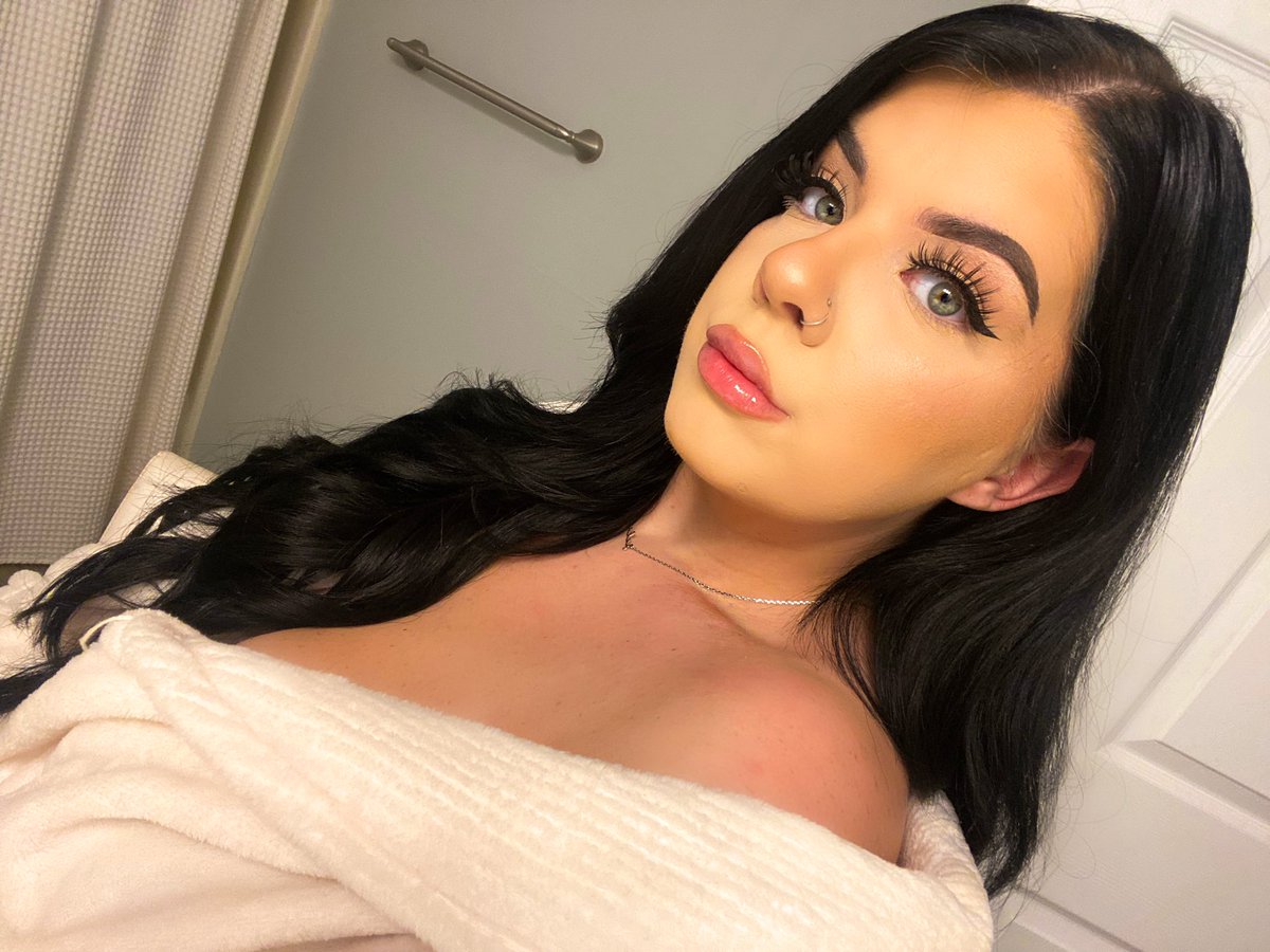 DelayyyMitchell's tweet photo. i do what she couldn’t ✨ https://t.co/uc96tX8sGW
