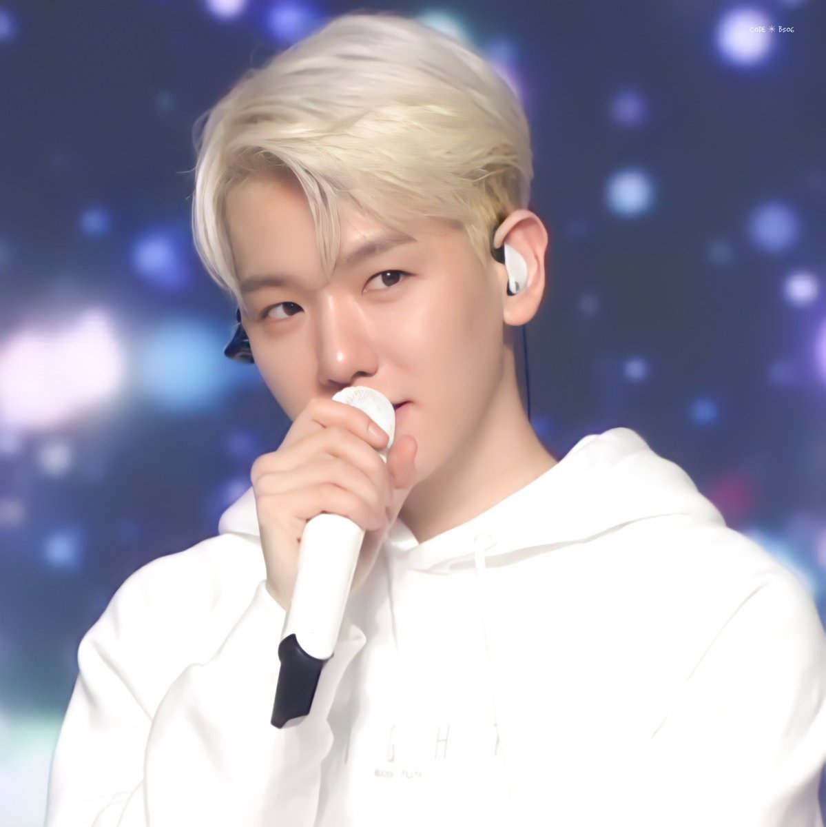 codeB5O6's tweet photo. D-398 ✨

happy anniversary to baekhyun's first solo online concert 'LIGHT' 🤍

#백현 #BAEKHYUN @B_hundred_Hyun https://t.co/bnqvln4ND0