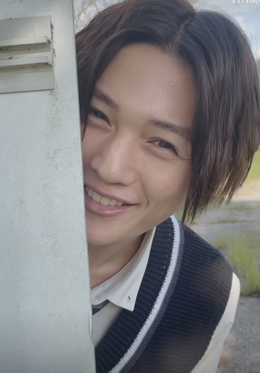 明日から仕事。 美しい彼を一日中拝んでいられない寂しさ、、、 壁紙を