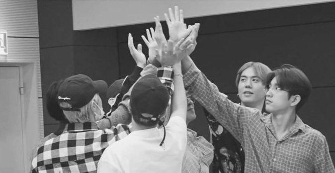 nyoungsoonie's tweet image. 🔗global.idollive.tv/vote/YmUxZTA0NW
#VoteGOT7onSMA2021 #GOT7 #갓세븐

                     🙏        🙏 
           🙏                           🙏
                         VOTE
       🙏 FOR GOT7 ON SMA 🙏
    
           🙏                           🙏
                    🙏        🙏