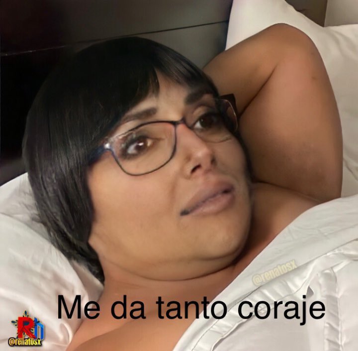 PedroABrito2's tweet photo. @ELCANELO007 @KamyPalomo @LillyTellez Jajajaja jajajaja jajajaja #LadyChatarra @LillyTellez arrepentida de haber traído ambulancia chatarra https://t.co/yUR64DTfEb