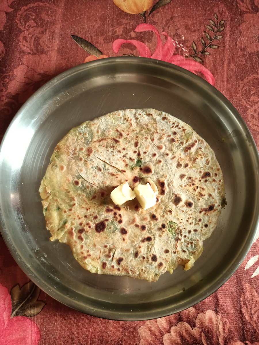 Start your day with heavy #breakfast it helps to maintain energy for a whole day. #AaloParatha #paratha #foodphotography #foodies