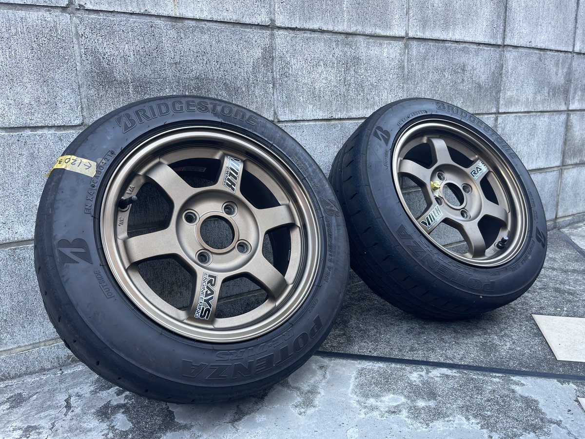 onekun6's tweet photo. TE37が綺麗になって帰ってきました!
色味も再現されていて感動しました🥰
丁寧な修理ありがとうございました🙇
作業者様:@MA89009323
#ホイールリペアMA #ryas #te37 https://t.co/a4Z2l1cZXQ